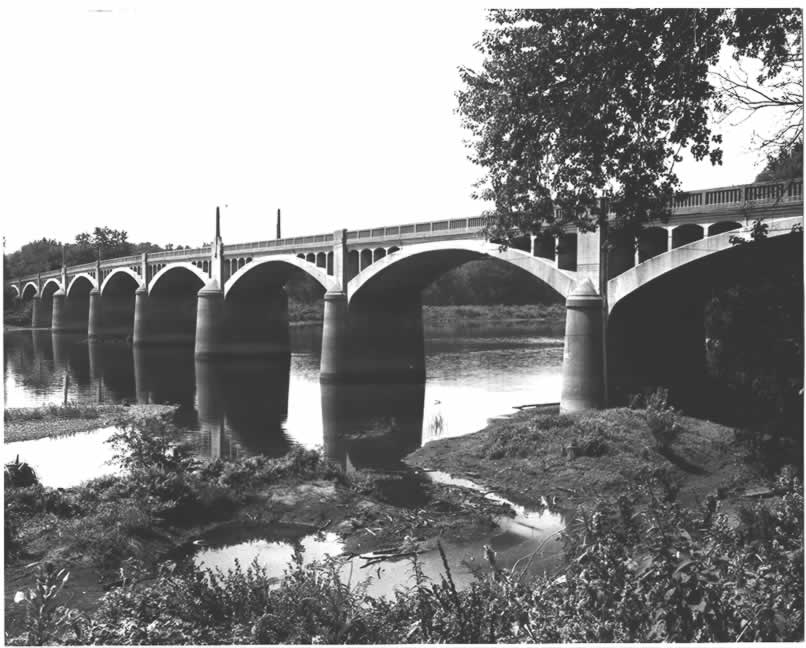 Watsontown River Bridge, 1985. BHP Files.