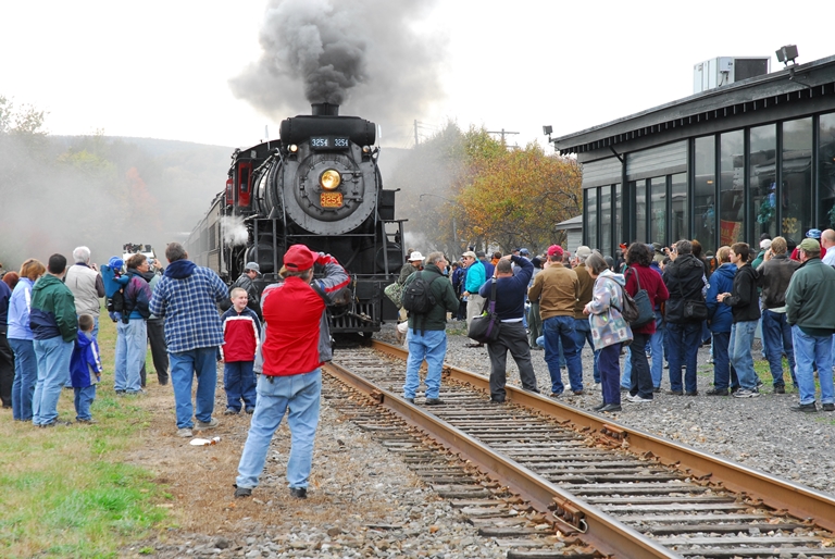 Canadian National #3254 steam locomotive, with a group of railfans, pulls to a stop at East Stroudsburg, PA during a Lackawanna Railfest 2007 passenger excursion. NPS Photo.