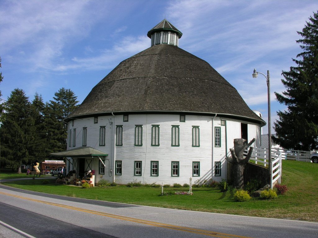 Round barn in Adams County fruit belt, 2012.
