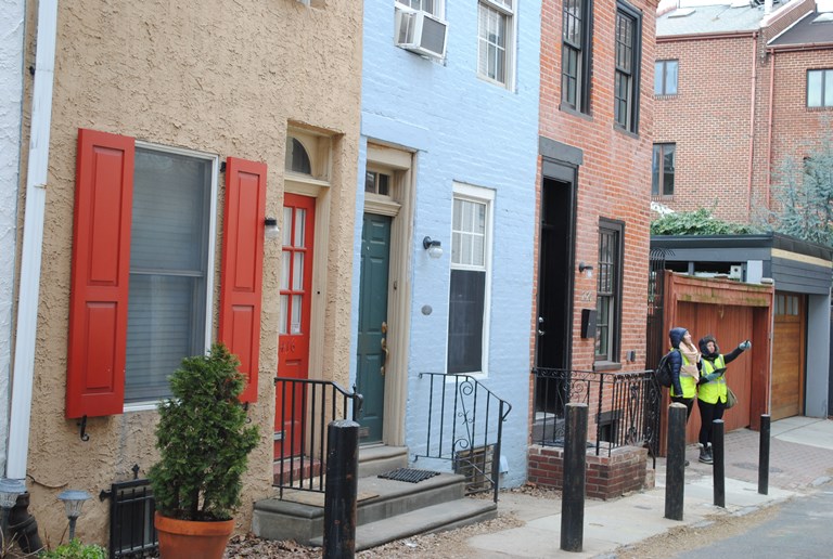 AECOM team members evaluating rowhouses on Manning Street in the Ramcat/Schuylkill Historic District.