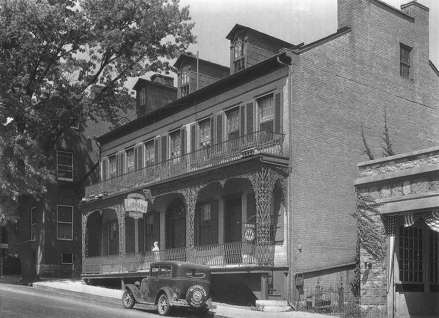 This black and white photograph shows the 1936 appearance of the Anderson House.